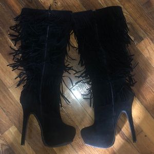 BLACK HEEL BOOTS